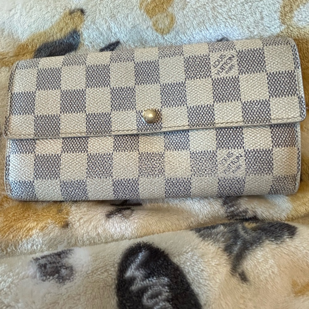 Louis Vuitton Damier Billfold